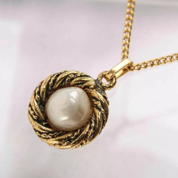 Authentic CHANEL Faux Pearl Pendant Necklace - Picture 8 of 13